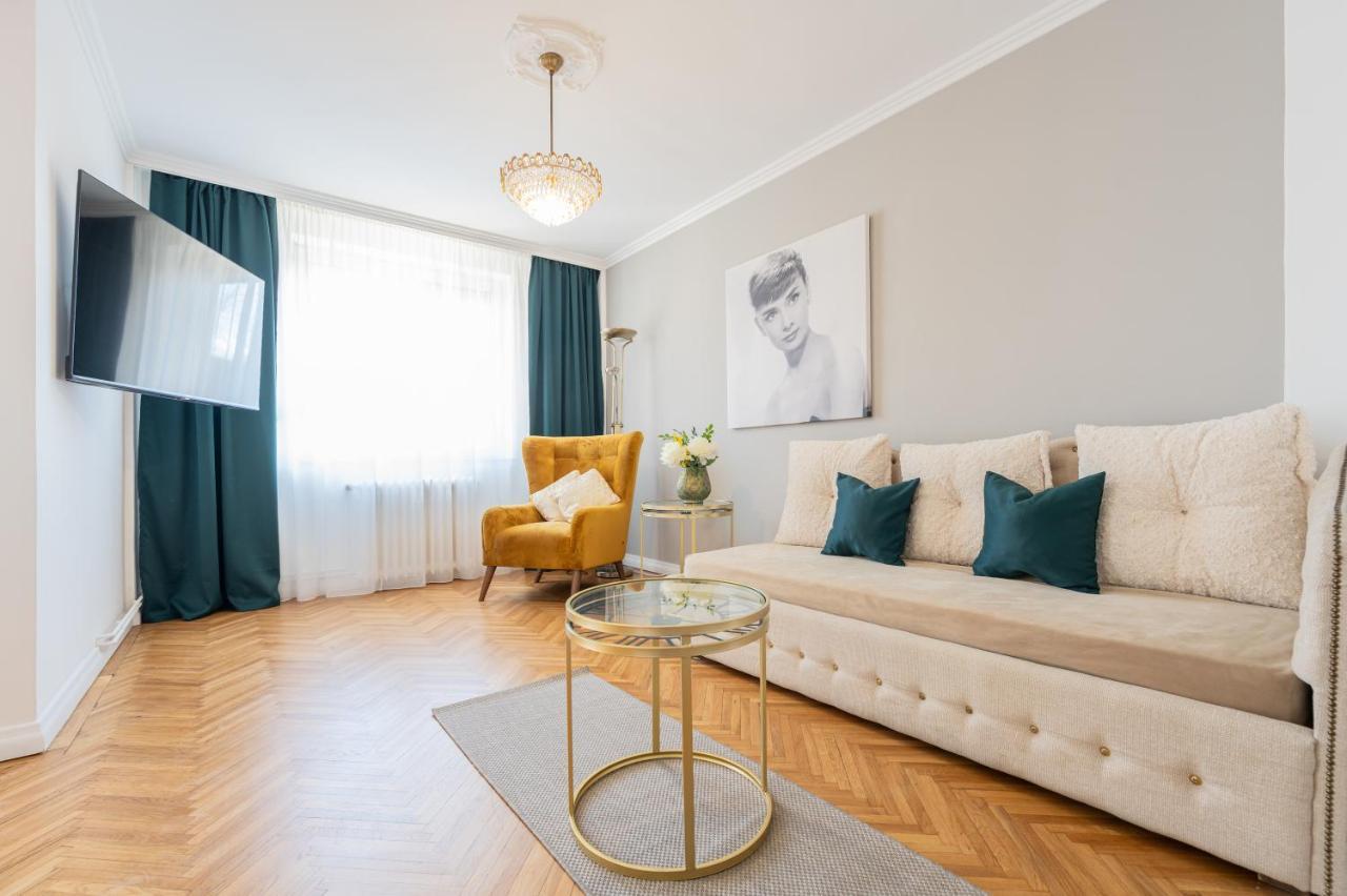 Apartamento Haga Flat Oradea Exterior foto